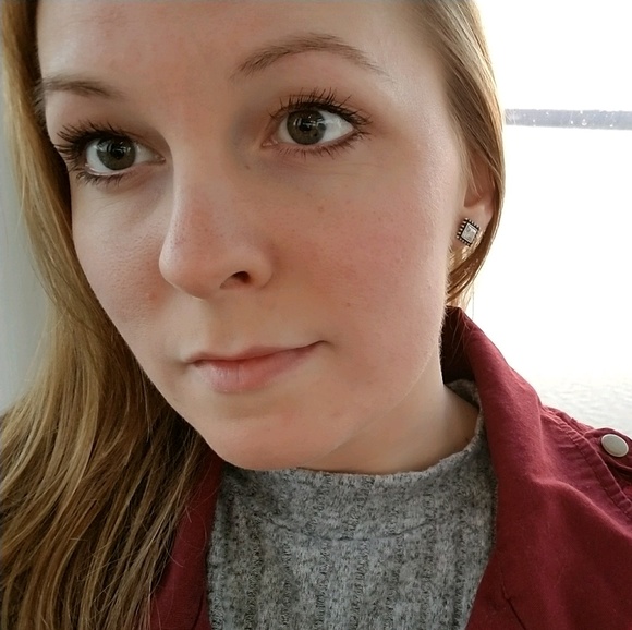 Meet your Posher, Amber - Picture 1 of 1